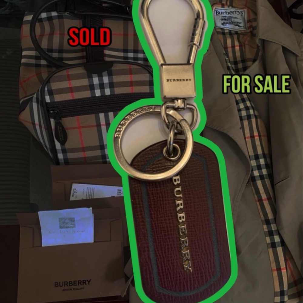AUTHENTIC Burberry keychain carabiner belt hook/loop/clasp